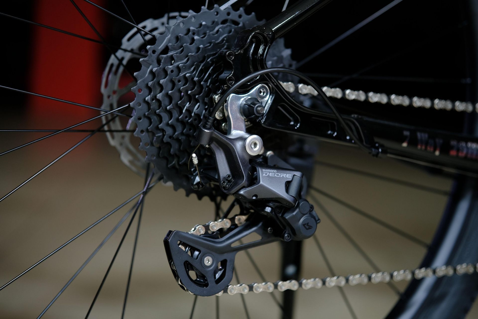 Задний переключатель Shimano Deore
 HOKE 7 Way 29 HD матовый чёрный 17